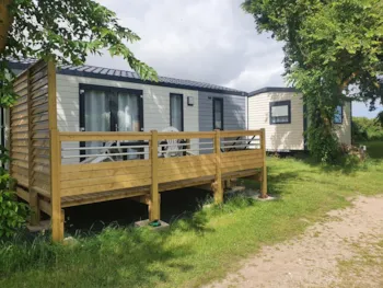 Accommodation - Mobil-Home Bahia 27M², 2 Bedrooms, Terrace - Camping La Ferme du Bord de Mer