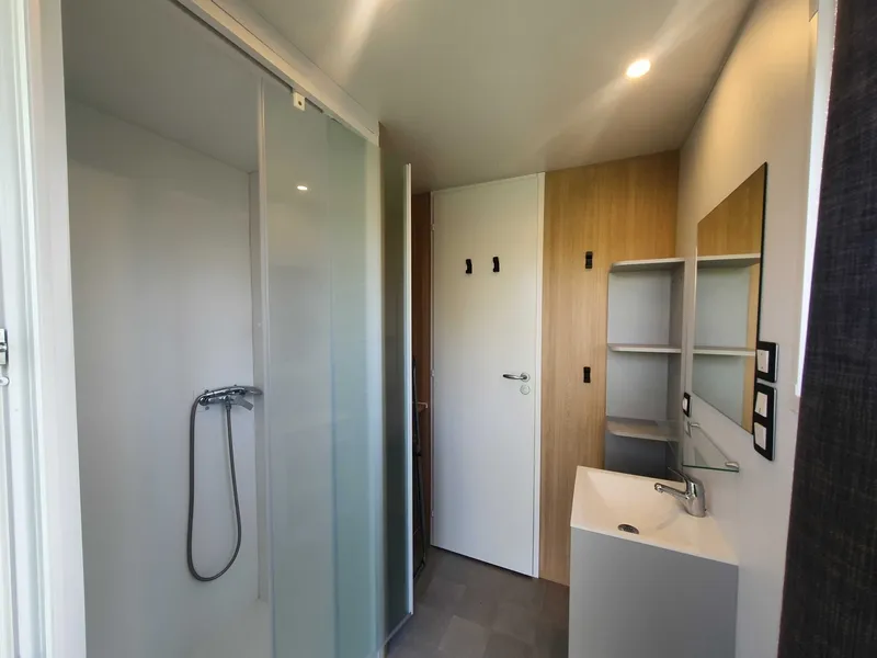 Emplacement Premium Avec Sanitaire Privatif Et Électricité 10Amp