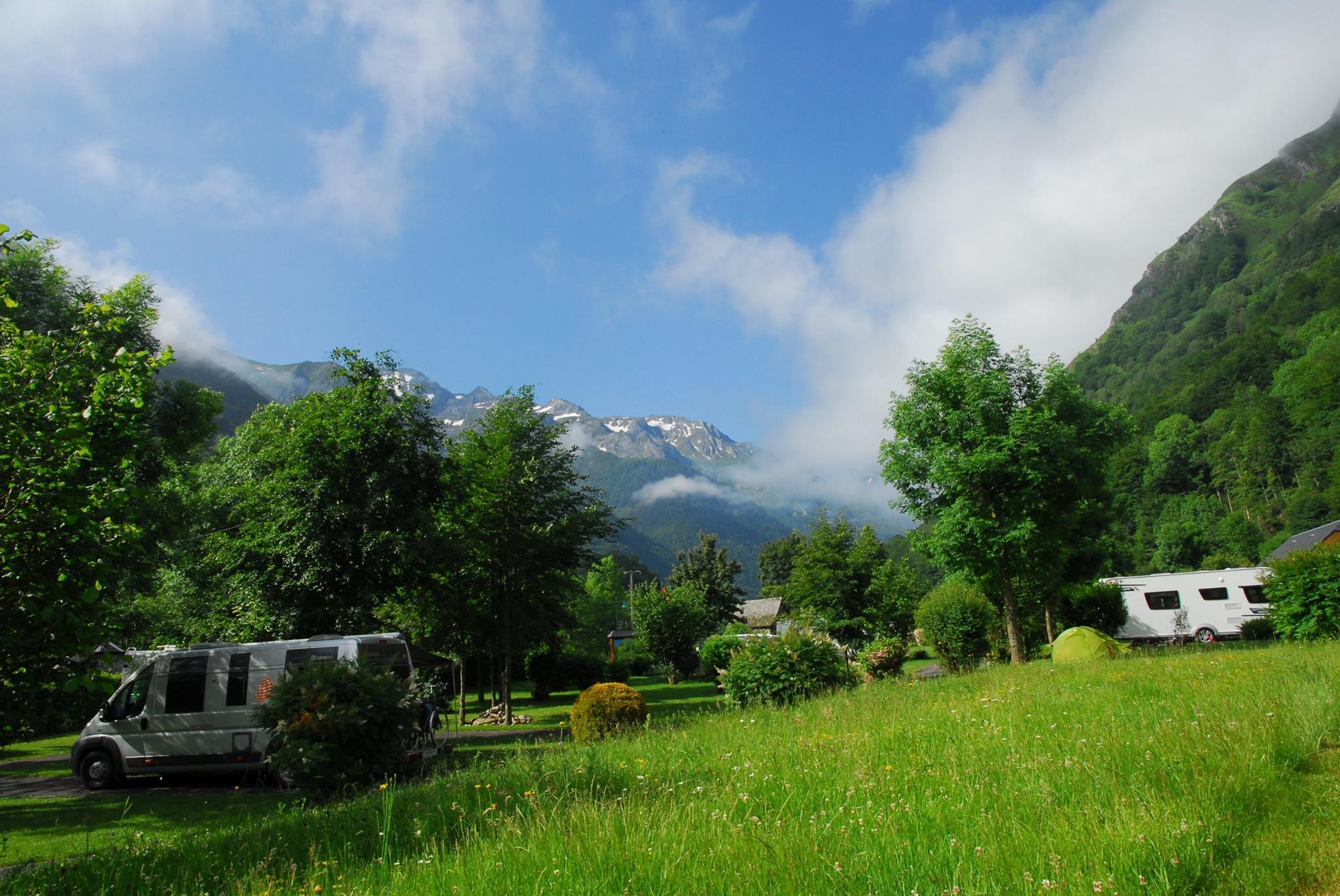 Establishment Flower Camping Pyrenees Natura - Estaing