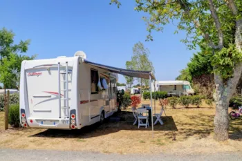 Kampeerplaats(en) - Standplaats + Electriciteit - Camping Cabestan