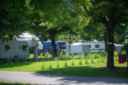 Kampeerplaats(en) - Pakketstandplaats Gestabiliseerde Camper - Camping de l'Adour