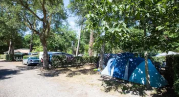 Stellplatz - Pauschale: Stellplatz + Auto - Camping LANDES AZUR