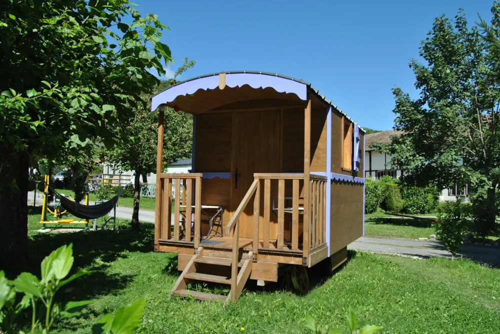 Chambre - Roulotte - Camping LA BOURIE