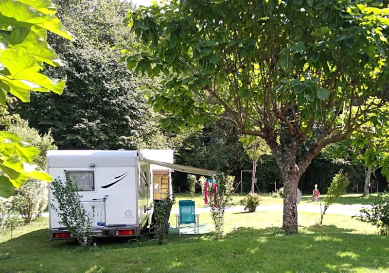 Forfait Emplacement 1 Pers (1 Tente Ou 1 Caravane) / 1 Véhicule