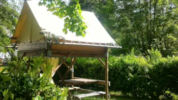 Stellplatz - Kleines Biwakzelt Auf Stelzen Ohne Strom - Camping LA BOURIE