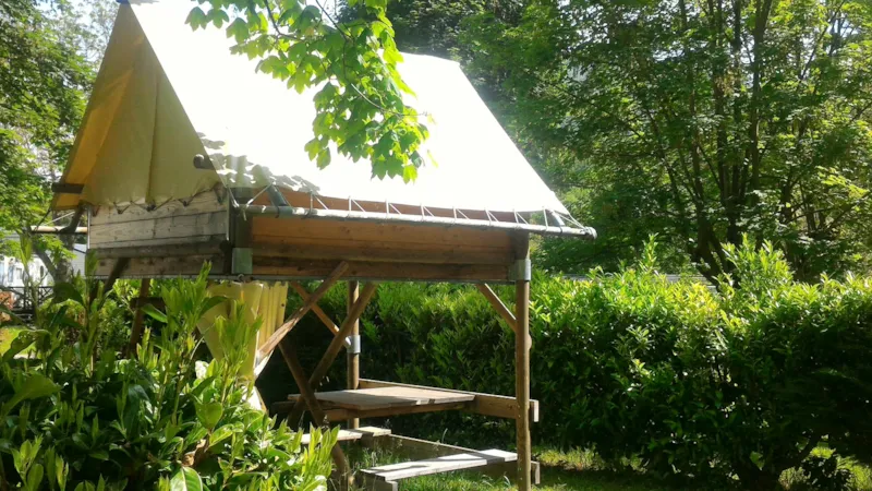 Petite Tente Bivouac Sur Pilotis Sans Electricite