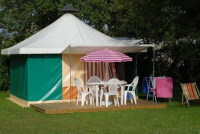 Trapper tent 2 bedrooms (without toilet blocks)