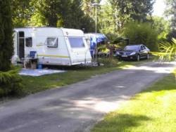 Emplacement - Emplacement Camping (1 Véhicule + 1 Personne) - Camping LA BERGERIE