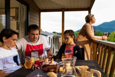 COTTAGE EVASION — 5