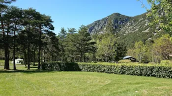 Stellplatz - Stellplatz Komfort (Zelt, Wohnwagen, Wohnmobil / 1 Auto / Strom) - Camping La Crémade