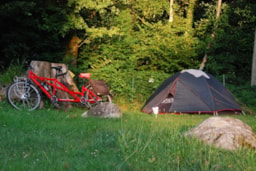 Kampeerplaats(en) - Pitch Bivouac - 100 % Nature - Camping La Forêt