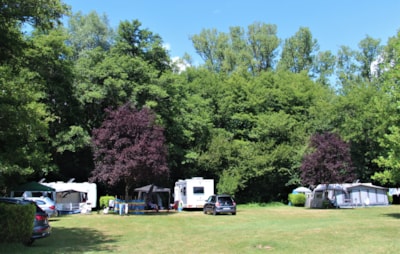 Camper, caravan or tent pitches (with car)