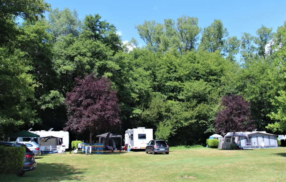 Staanplaats voor camper, caravan of tent (met auto)