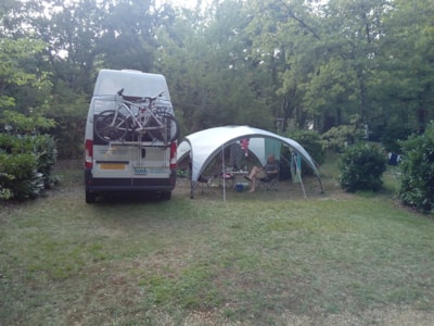 Pitch + vehicle + 2 pers — 3