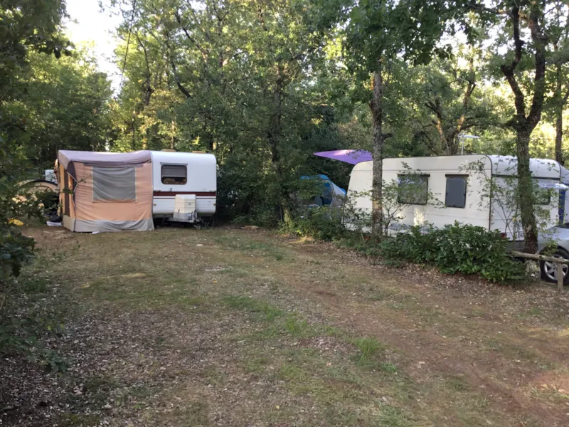 Forfait Emplacement + 1 Voiture + 2 Pers