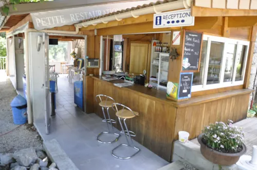 Accommodation - Mobile-Home Chèvrefeuille - Without Toilet Blocks - image n°3 - Camping Le Moulin