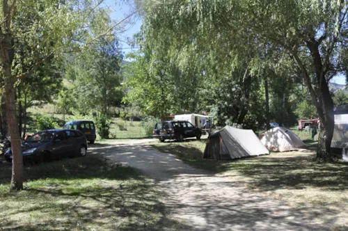 Pitch - Package Pitch + 1 Vehicle - image n°2 - Camping Le Moulin