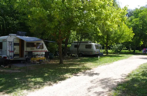 Pitch - Pitch: Motor Home - Camping Le Moulin