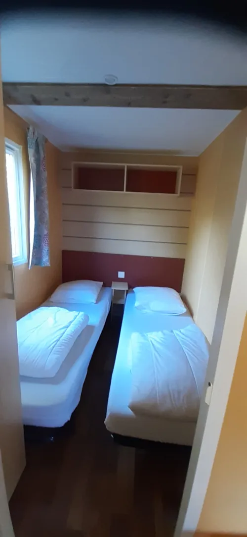 Accommodation - Mobile Home + Half-Covered Terrace - image n°5 - Camping Le Moulin
