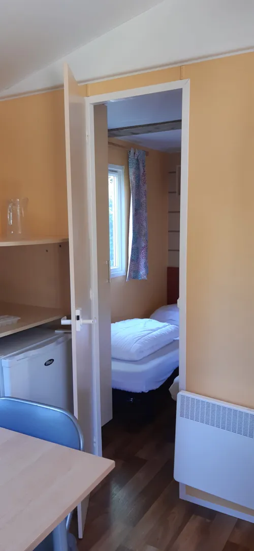 Accommodation - Mobile Home + Half-Covered Terrace - image n°7 - Camping Le Moulin
