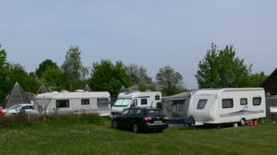 Pitch caravan / motorhome / tent — 2
