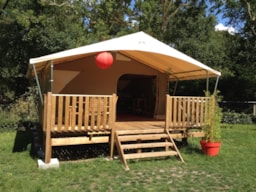 Accommodation - Lodge Canada 1 À 5 Personnes - Camping A l'Ombre des Tilleuls