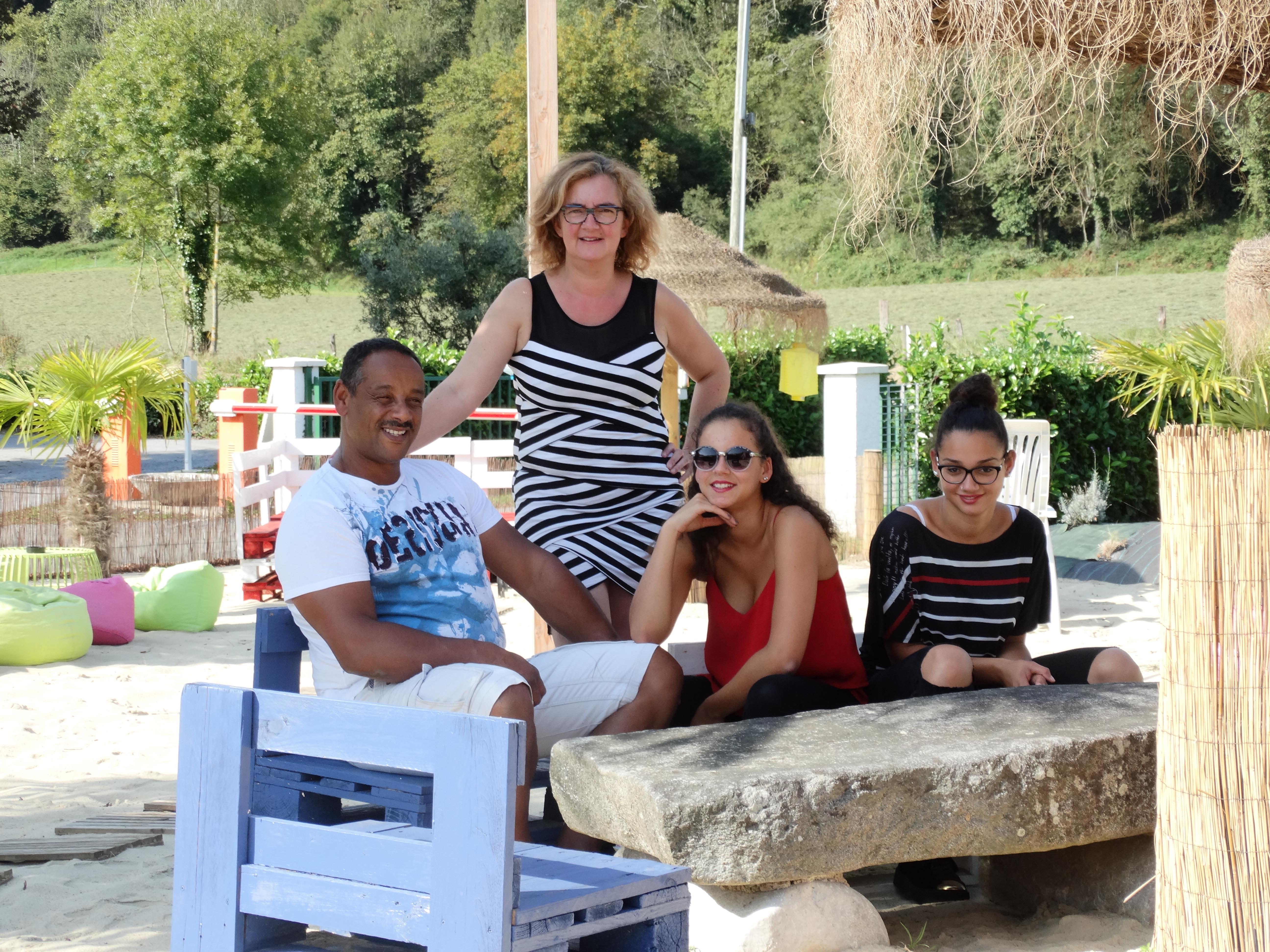 Equipe d'accueil Camping A L'ombre Des Tilleuls - Peyrouse