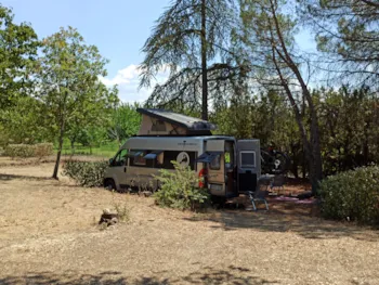 Kampeerplaats(en) - Natuurcampingplaats Voor 1 Voertuig - Camping Le Moulin à Vent