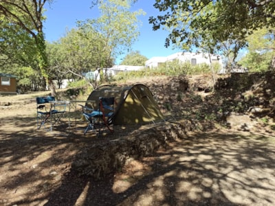 Comfort pitch 1 person + 1 vehicle + 10 A electricity — 5