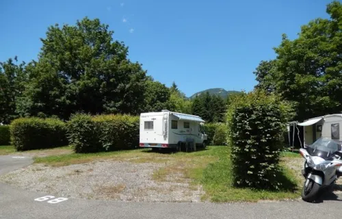 Emplacement - Emplacement Avec Électricité - image n°5 - Camping Les Genêts