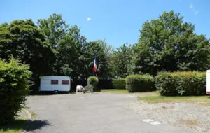 Emplacement - Emplacement avec électricité 1 personne - Camping Les Genêts
