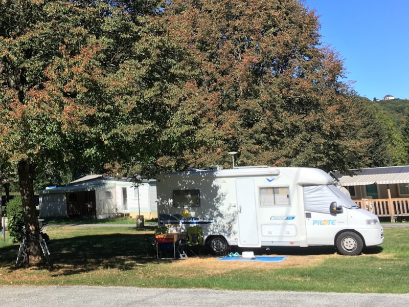 MOTORHOME pitch - WITH electricity