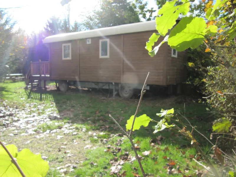 Roulotte Tout Confort - 2 Chambres - Esprit Cosy - Kitchenette, Salle De Bain Et Toilettes