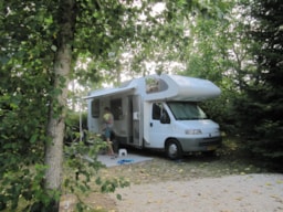 Camping Ferme Pédagogique de Prunay - image n°8 - Roulottes