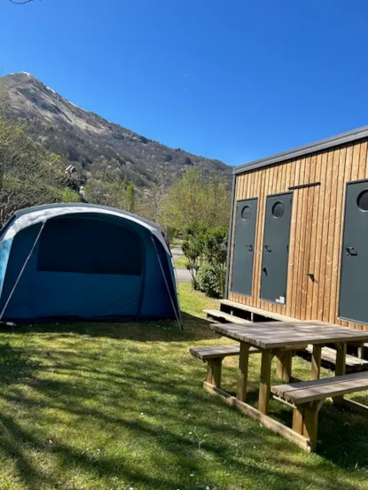 Prenium Pitch 100 M² With Individual Sanitary Facilities