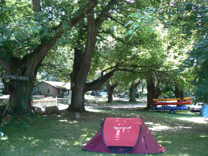 Forfait : Emplacement + 1 Voiture + 1 Tente Ou Caravane