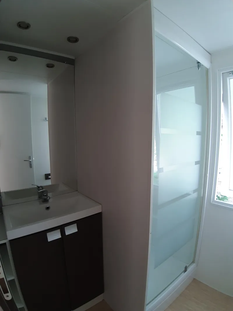 Mobil-Home Gamme Confort /2 Chambres + Terrasse + Grand Frigo Congélateur