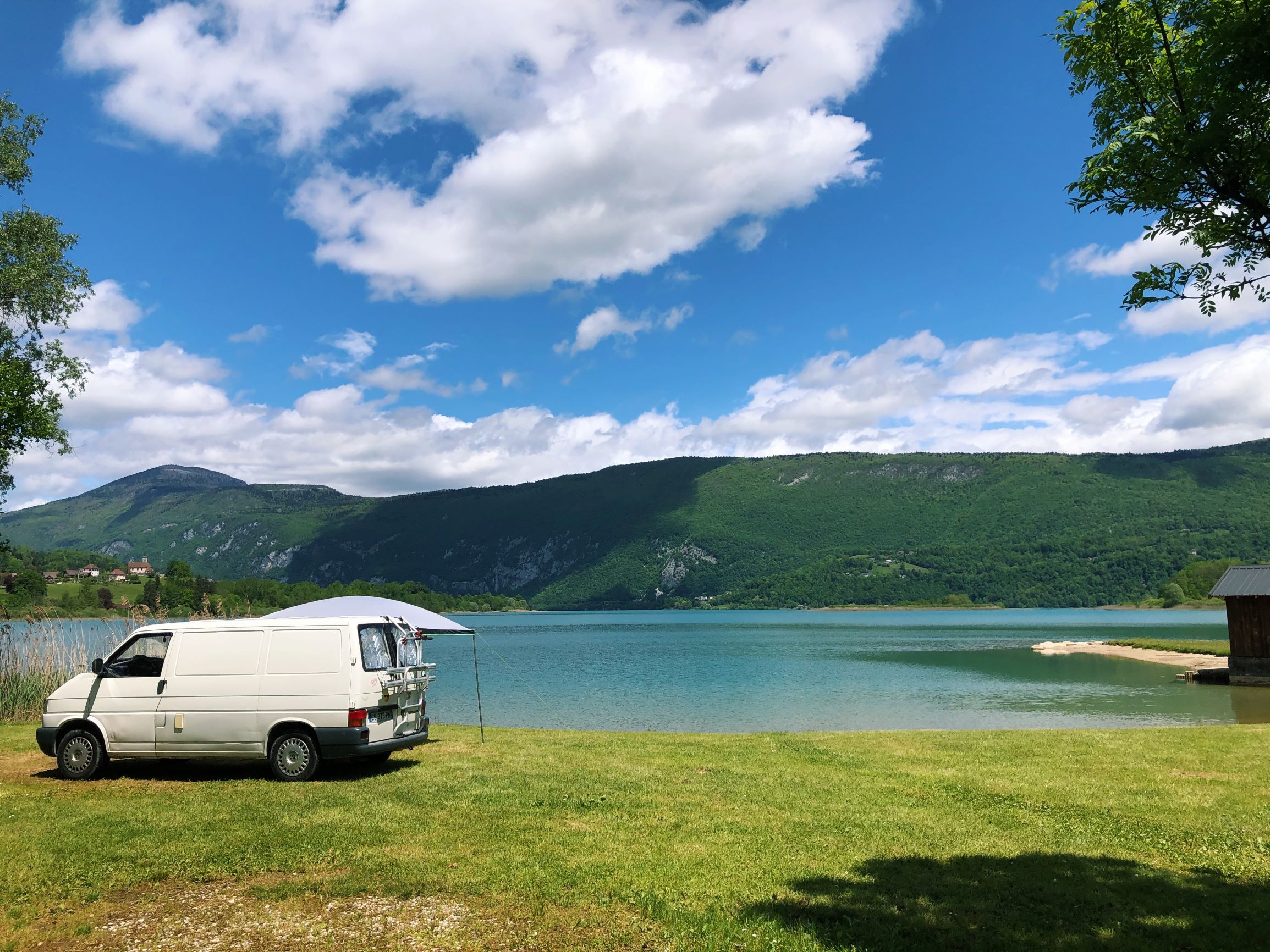 Pitch - Pitch + Electricity - Lake View - Camping Le Curtelet
