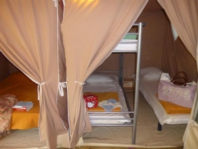 Canvas bungalow 20 m² / 2 bedrooms - without toilet blocks — 2