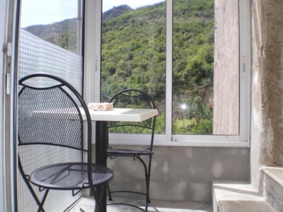 2-bedroom air-conditioned apartment — 4