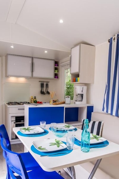 Air-conditioned mobile home for 4 people — 4