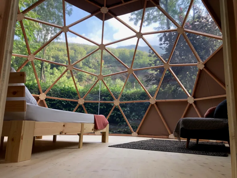 Nouveauté : Un Dôme Géodésique Pour Une Immersion Nature Avec Le Ciel Étoilé Pour Décor Nocturne