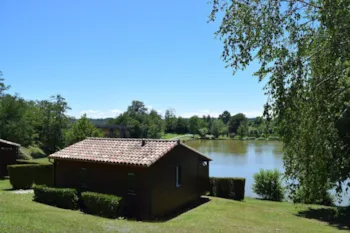Mietunterkunft - Chalet - Village Vacances Camping Du Lac
