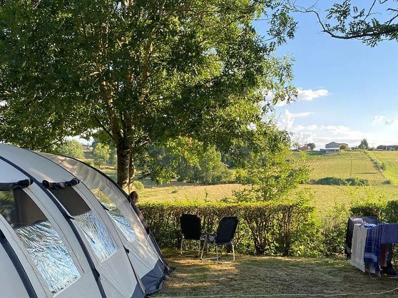 Emplacement Camping (Électricité En Option)