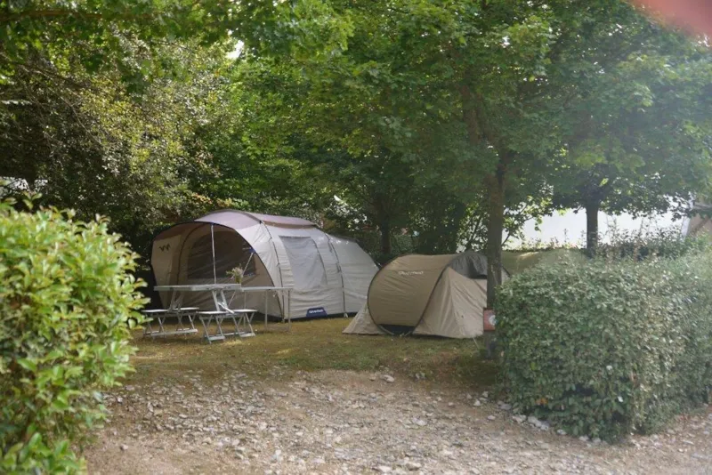 Emplacement Camping (Électricité En Option)