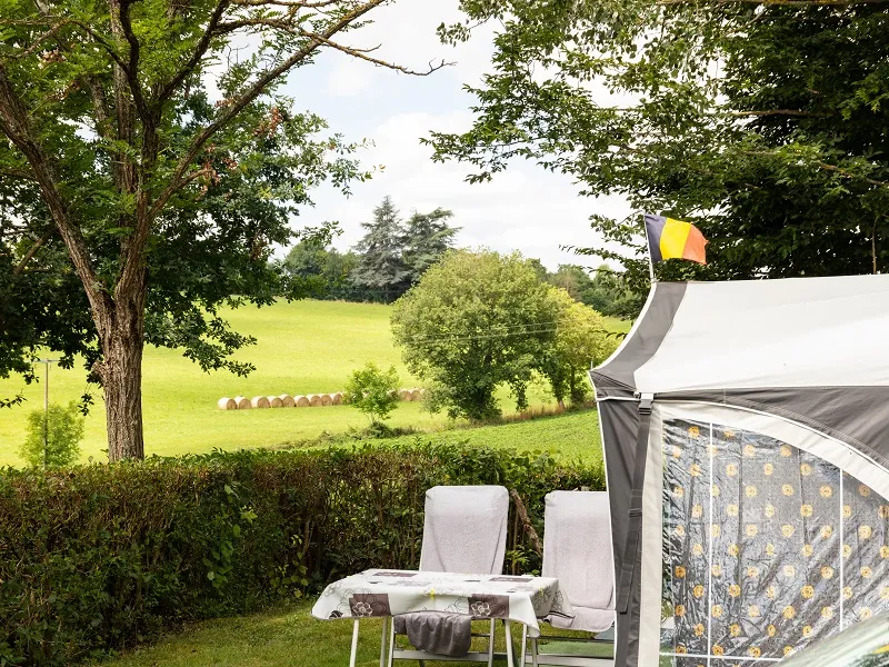 Emplacement Camping (Électricité En Option)