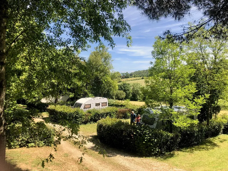 Emplacement Camping (Électricité En Option)