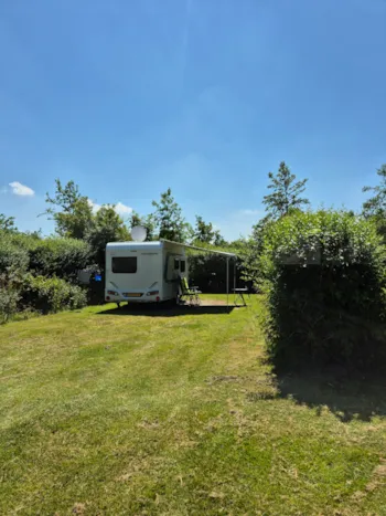 Stellplatz - Stellplatz Komfort Plus - Camping Aan Noordzee
