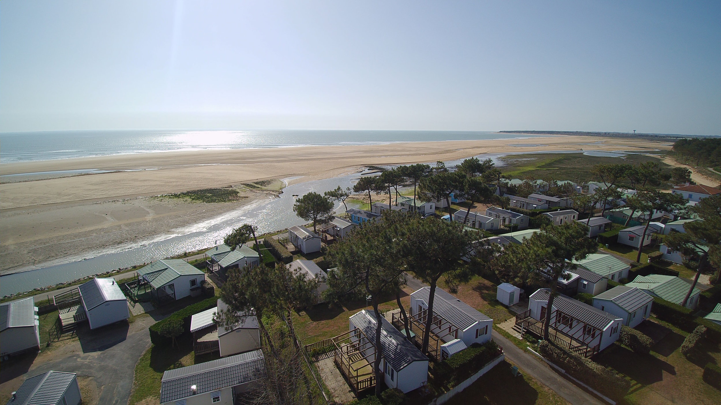 Camping LES VIOLETTES — Photo 1