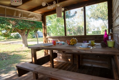 Freecamp Guinguette Package (with kitchenette and private bathroom + covered terrace)